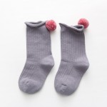 Socken für Kinder mit Pompon Grau