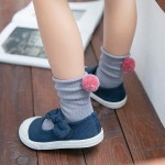 Socken für Kinder mit Pompon Grau 2