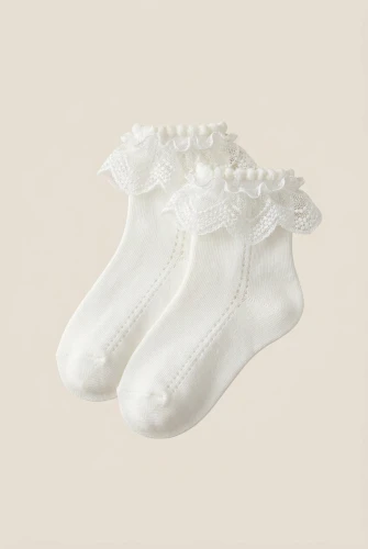 Elegante Weiße Kindersocken – Festliche Söckchen für besondere Anlässe