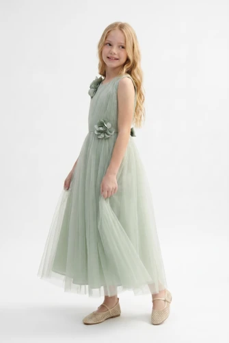 Bella – langes Mädchenkleid in Salbeigrün mit 3D-Blüten