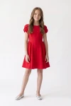 Kleid Rumi in Rot für Mädchen mit Tulpenärmeln – Ganzkörperansicht von vorn