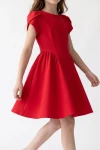 Kleid Rumi in Rot – geschwungene Nähte und geraffte Seiten am Rock – Vorderansicht