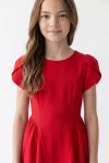 Kleid Rumi in Rot – Oberteil mit Tulpenärmeln und rundem Ausschnitt – Vorderansicht