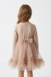 Tüllkleid Iga in Beige – Reißverschluss und Tüllschärpe, im Rücken zur Schleife gebunden – Rückansicht