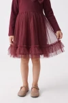 Tüllkleid Iga in Bordeaux – Vorderseite des Tüllrocks mit Rüsche am Saum – Detail