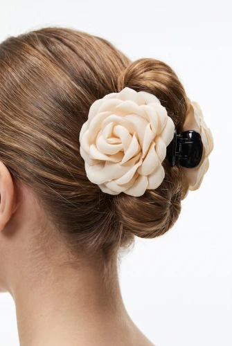 Haarklammer mit Stoffrose in Hellbeige für Mädchen – Rose mit 7 cm Durchmesser